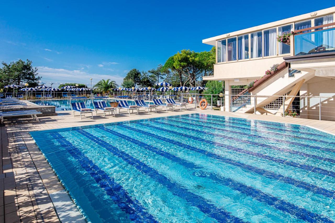 Hotel Palace Bibione Esterno foto