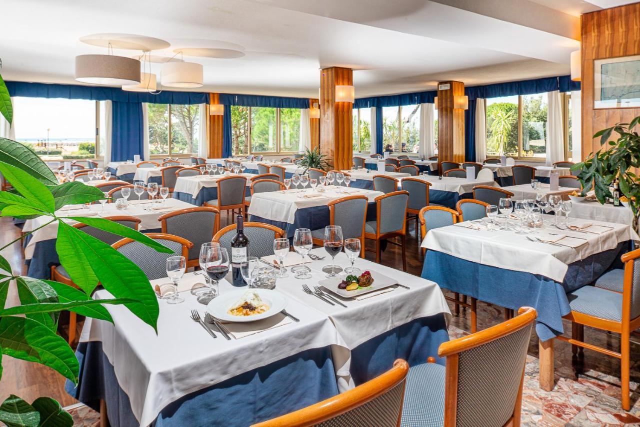 Hotel Palace Bibione Esterno foto