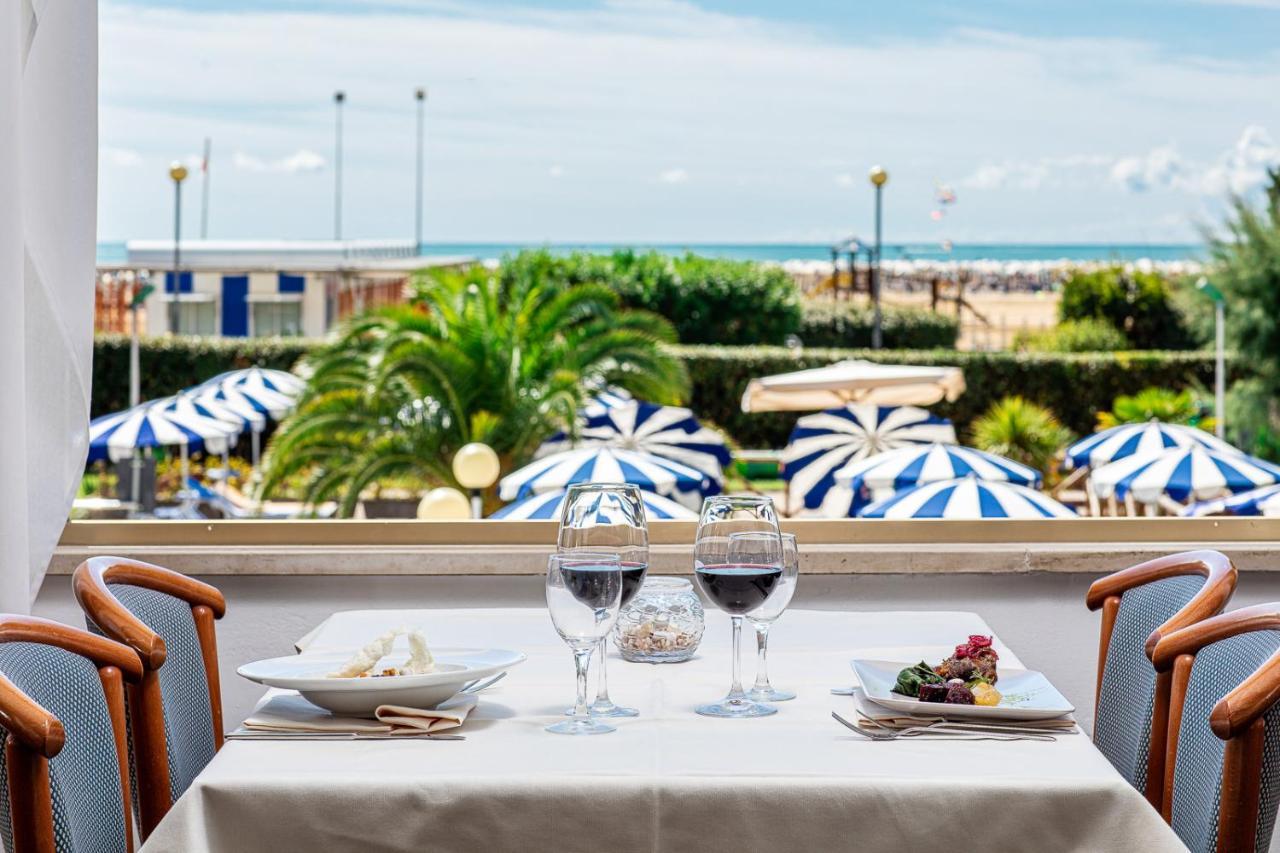 Hotel Palace Bibione Esterno foto