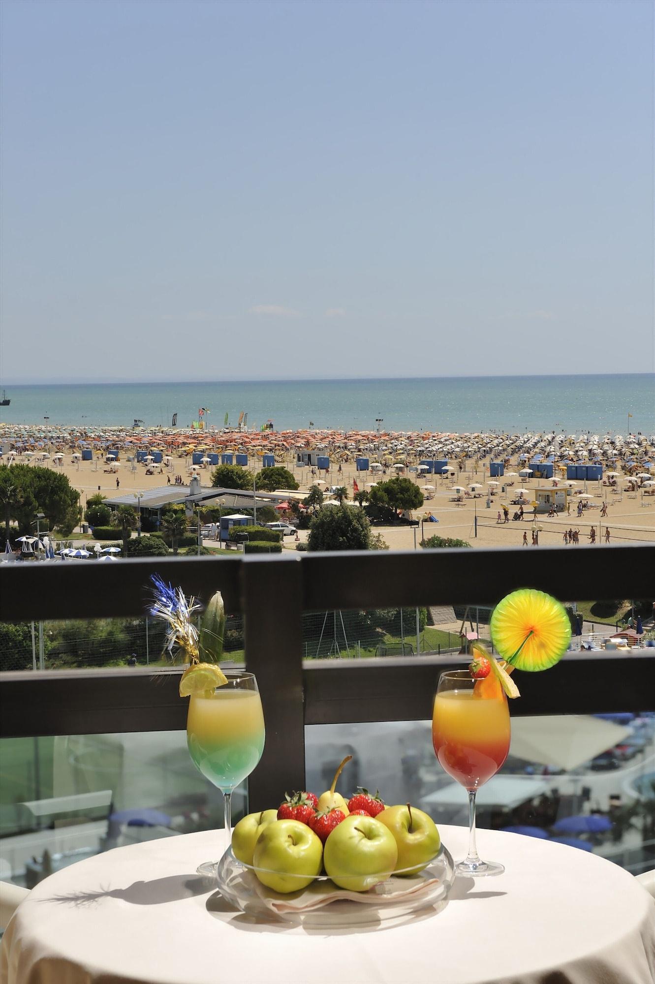 Hotel Palace Bibione Esterno foto