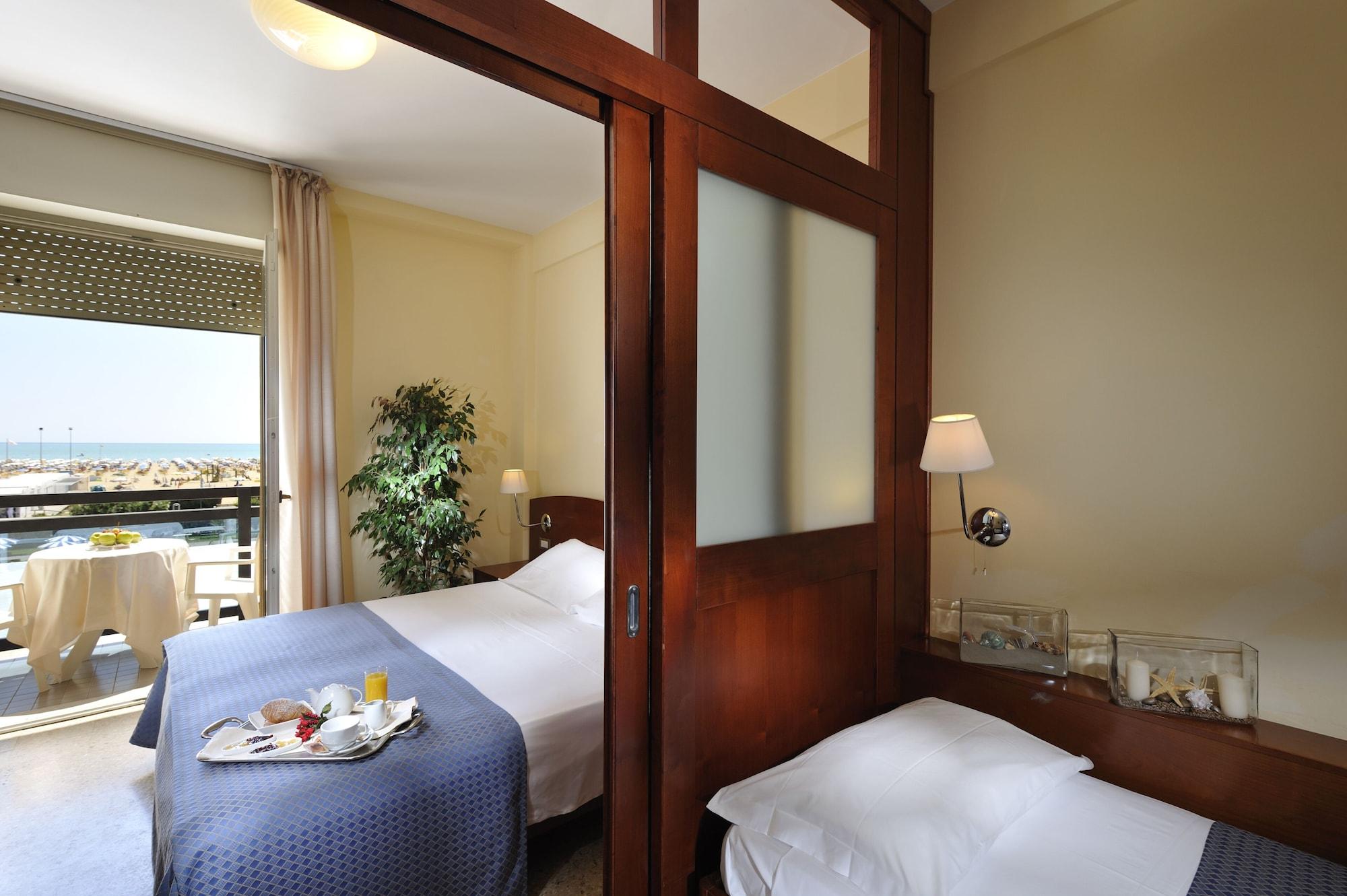 Hotel Palace Bibione Esterno foto