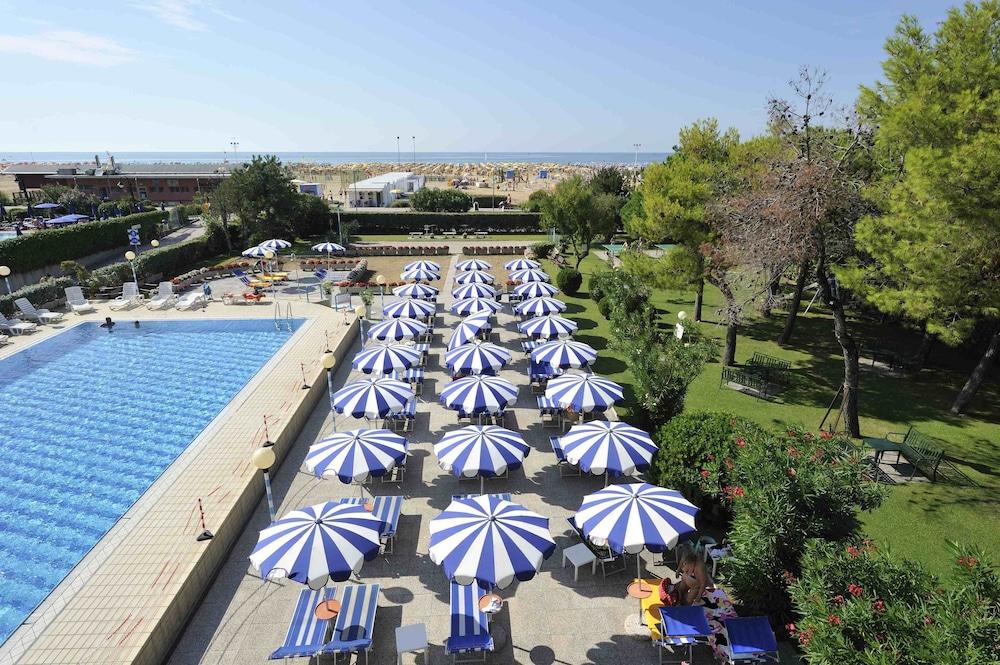 Hotel Palace Bibione Esterno foto