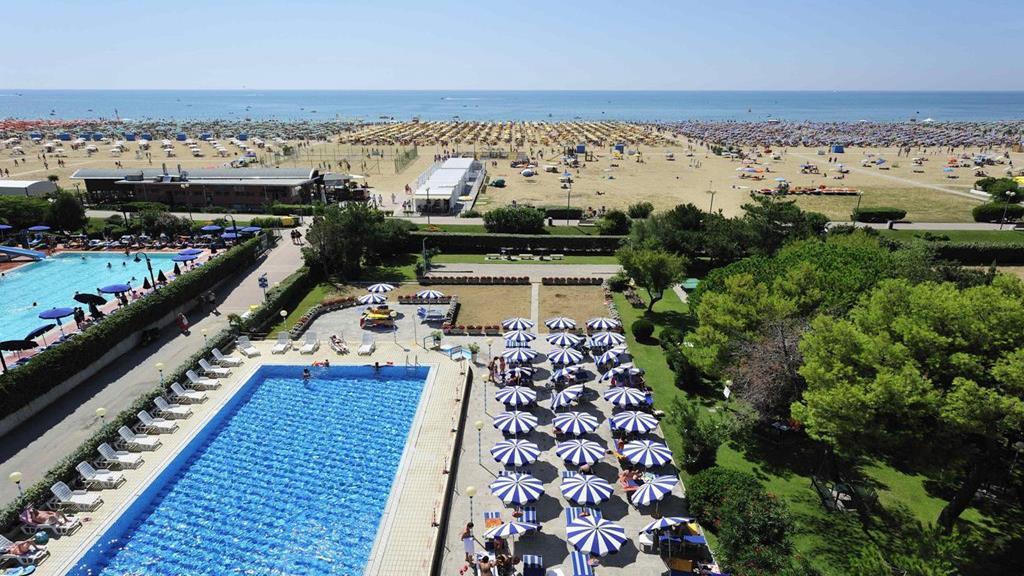 Hotel Palace Bibione Esterno foto