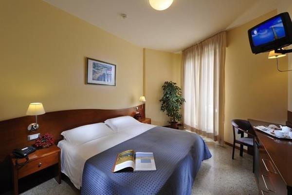 Hotel Palace Bibione Esterno foto