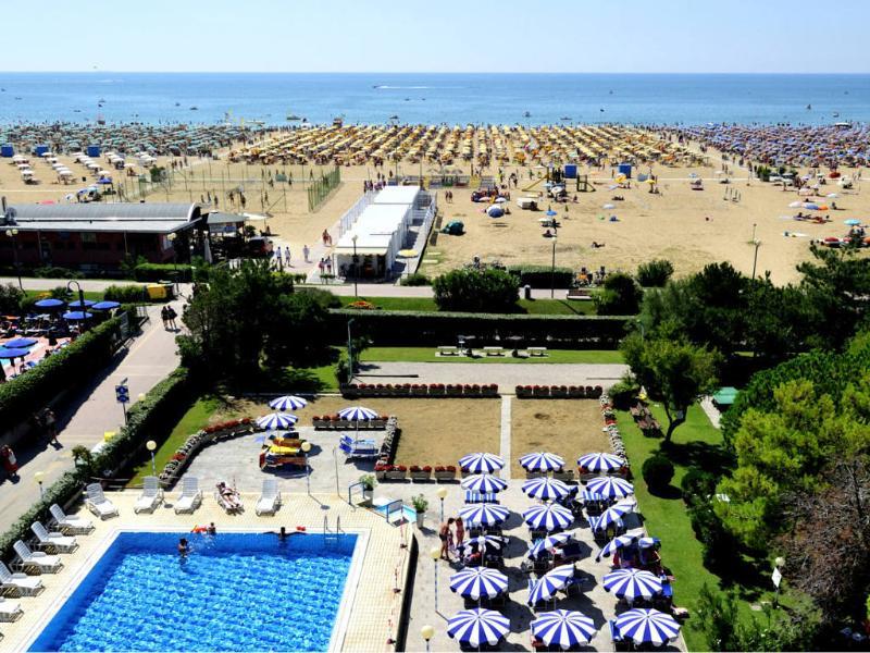 Hotel Palace Bibione Esterno foto
