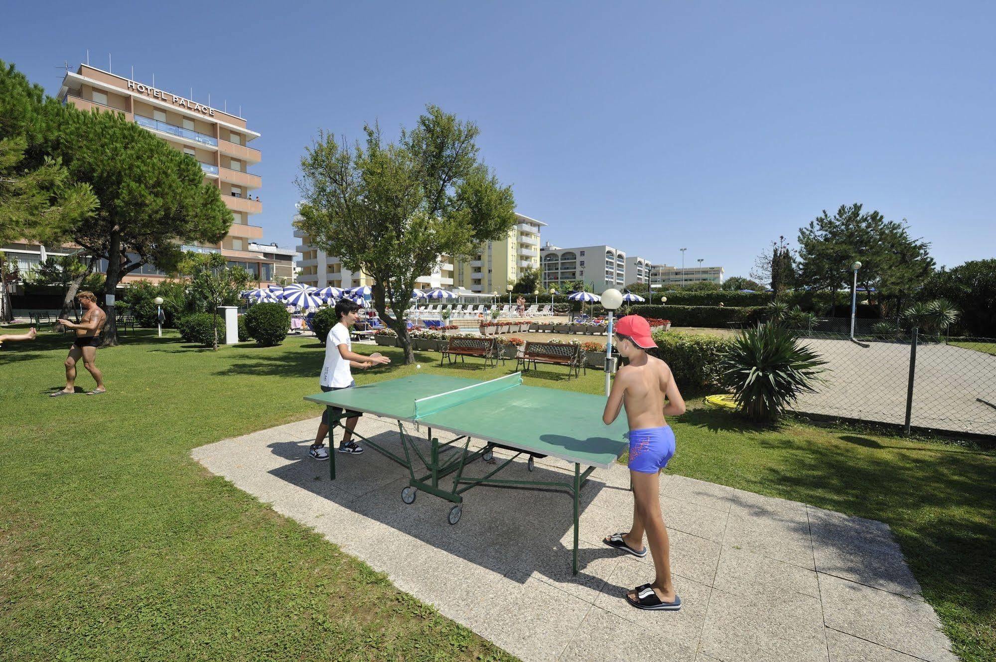 Hotel Palace Bibione Esterno foto